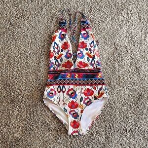 Fun Multi-color Floral print,and patterns! Almost like new! No stains!🌸🏵🌺🌼